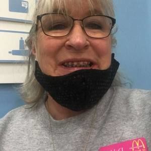 Meet your Posher, Debbie